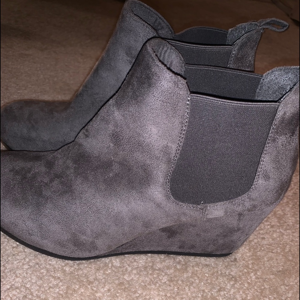 Dark Gray Wedges